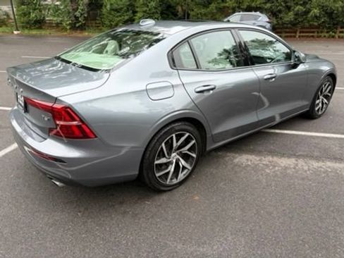 Used 2020 Volvo S60 T6 Momentum AWD/4WD image 8