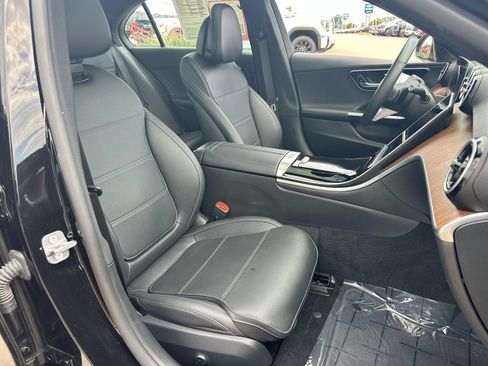 Used 2025 Mercedes-Benz C 300 4MATIC Sedan image 25