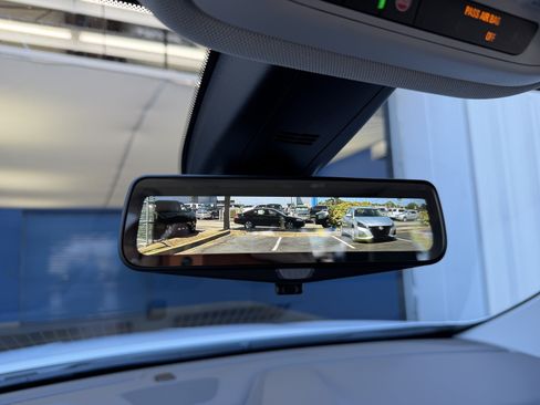 Used 2018 Chevrolet Traverse Premier w/ Driver Confidence II Package FWD image 25