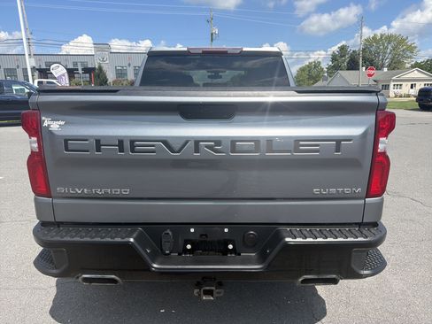 Used 2020 Chevrolet Silverado 1500 Custom Trail Boss w/ Custom Convenience Package AWD/4WD image 4