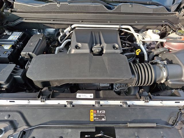 Used 2024 Chevrolet Colorado Z71 w/ Z71 Convenience Package 2 AWD/4WD image 29