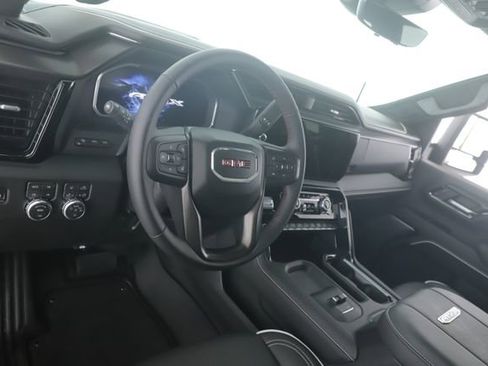 Used 2026 GMC Sierra 2500 AT4X image 17