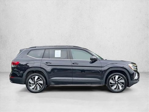 Used 2024 Volkswagen Atlas SE FWD image 4