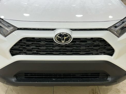 New 2025 Toyota RAV4 XLE image 4