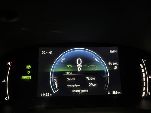 Used 2025 Toyota Camry SE image 21