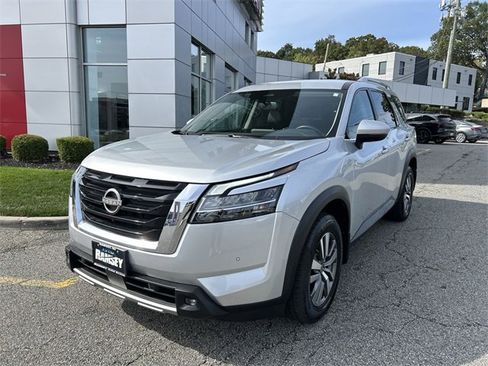 Certified 2022 Nissan Pathfinder SL image 4