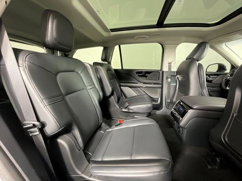 Used 2025 Lincoln Aviator 2WD image 23