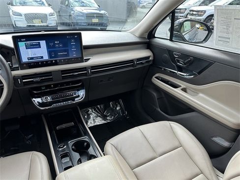 Certified 2023 Lincoln Corsair AWD w/ Equipment Group 101A image 17
