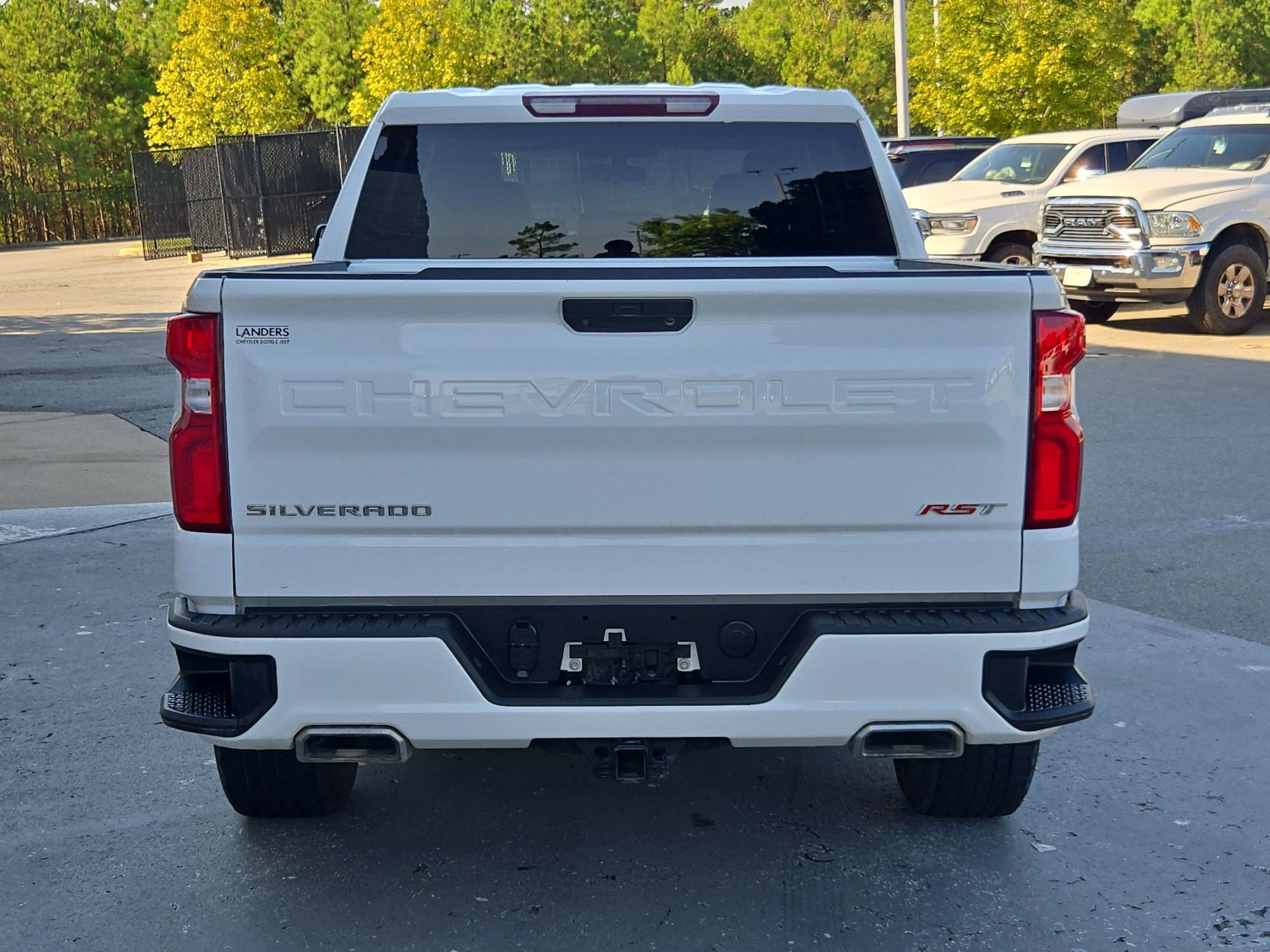 Used 2022 Chevrolet Silverado 1500 RST w/ Z71 Off-Road Package AWD/4WD image 6