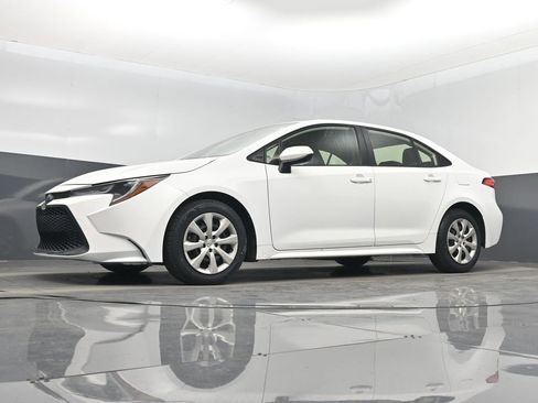Used 2020 Toyota Corolla LE image 48