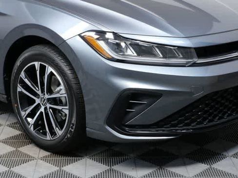 Certified 2025 Volkswagen Jetta Sport image 39