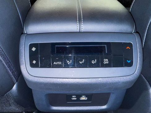 Certified 2024 Nissan Pathfinder SL image 32