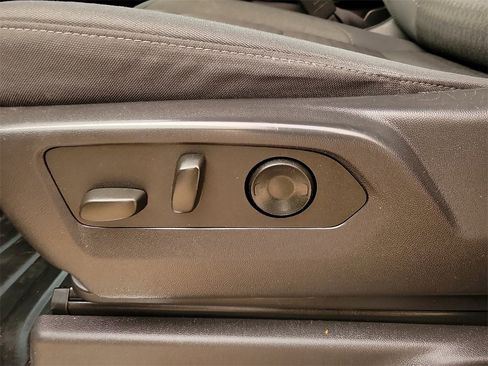 Used 2024 Chevrolet Silverado 2500 LT w/ Convenience Package image 20