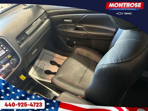 Used 2017 Mitsubishi Outlander GT AWD/4WD image 26