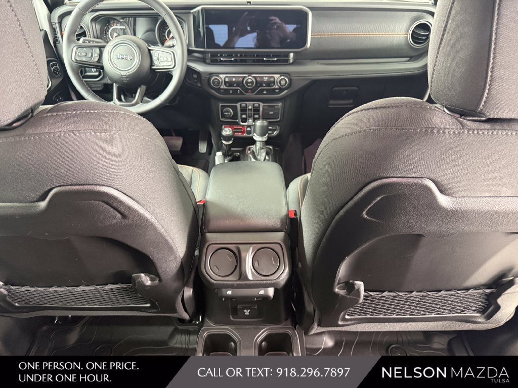 Used 2025 Jeep Gladiator Mojave w/ Convenience Group AWD/4WD image 41