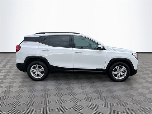 Used 2020 GMC Terrain SLE w/ Driver Convenience Package image 8