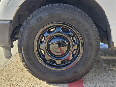 Used 2023 Ford F150 XL w/ Trailer Tow Package image 6