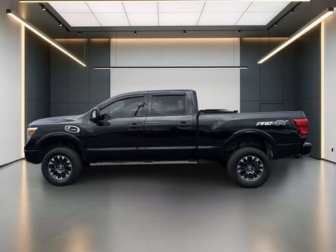 Used 2017 Nissan Titan PRO-4X w/ Pro-4x Convenience Package AWD/4WD image 2