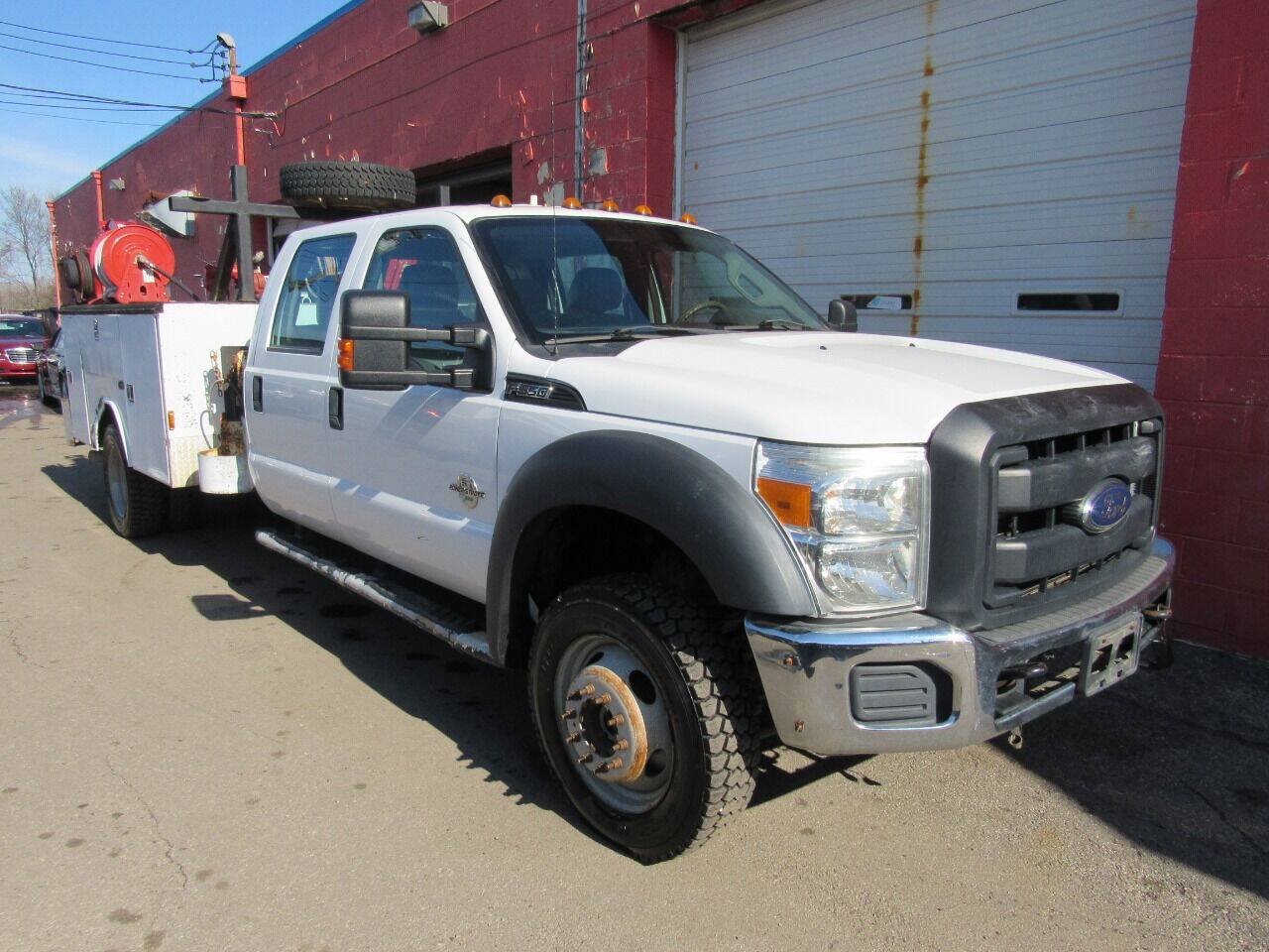 Used 2013 Ford F550 4x4 Crew Cab Super Duty w/ Payload Upgrade Pkg image 3