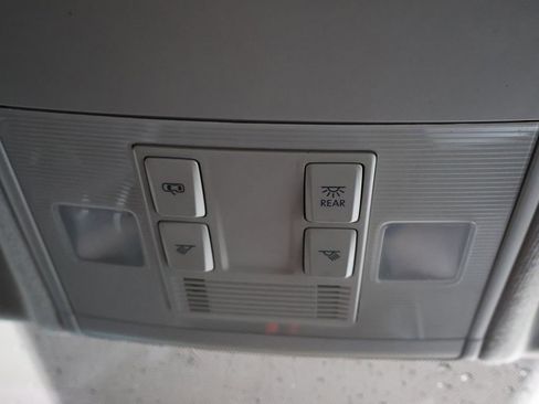 Used 2018 Volkswagen Tiguan S image 15