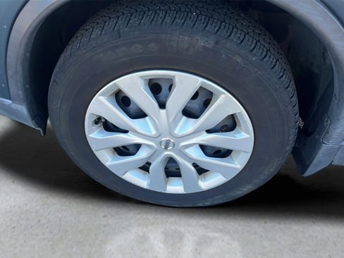 Used 2014 Nissan Rogue S image 9