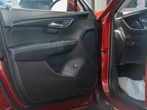 Used 2023 Buick Envision Essence image 39