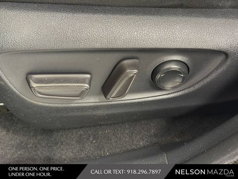 Used 2020 Toyota RAV4 XLE FWD image 21