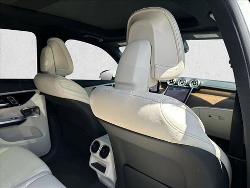 Used 2023 Mercedes-Benz GLC 300 4MATIC image 26