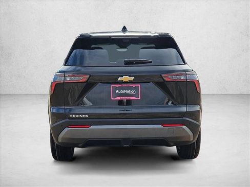 New 2026 Chevrolet Equinox LT w/ Safety and Technology Package image 8