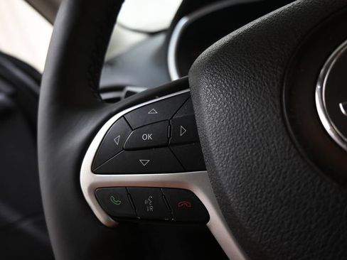 Used 2014 Jeep Cherokee Trailhawk w/ Cold Weather Group AWD/4WD image 27