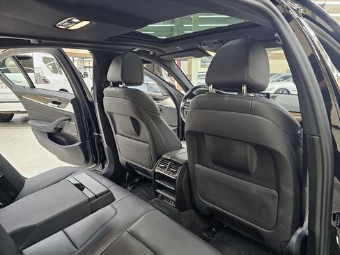 Used 2020 BMW 530i w/ Convenience Package image 25