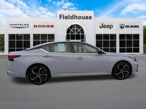 Used 2024 Nissan Altima 2.5 SR FWD image 10