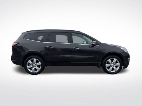 Used 2016 Chevrolet Traverse LT w/ Style and Technology Package image 6
