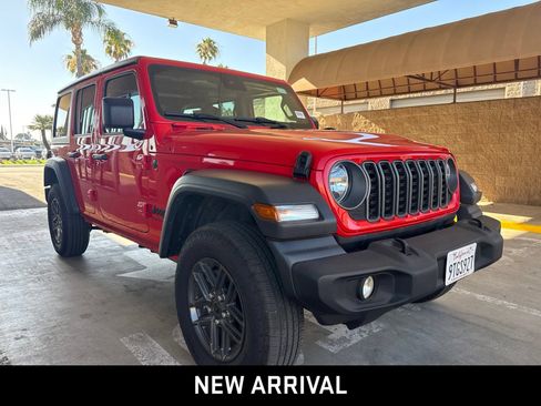Used 2025 Jeep Wrangler Unlimited Sport AWD/4WD image 3
