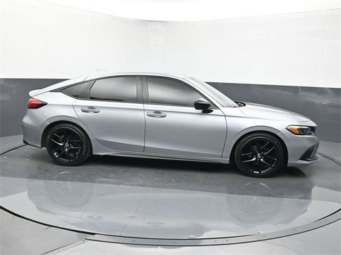 Used 2023 Honda Civic Sport image 6