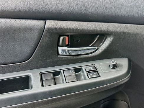 Used 2013 Subaru Crosstrek 2.0i Limited image 16