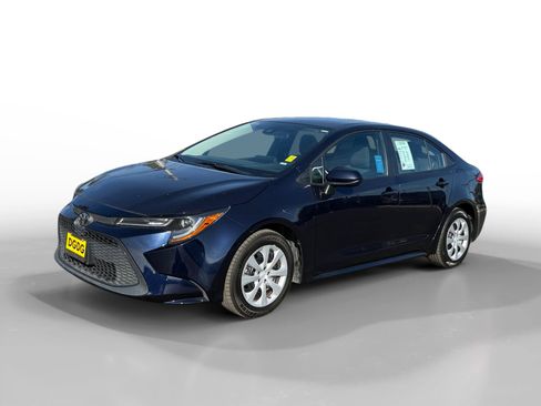 Used 2022 Toyota Corolla LE image 1