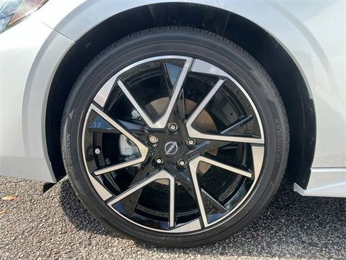 New 2025 Nissan Sentra SR w/ SR Premium Package image 27