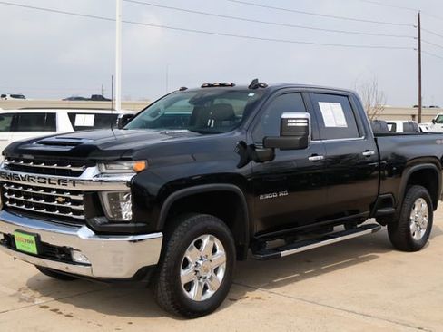 Used 2023 Chevrolet Silverado 2500 LTZ w/ LTZ Plus Package image 3