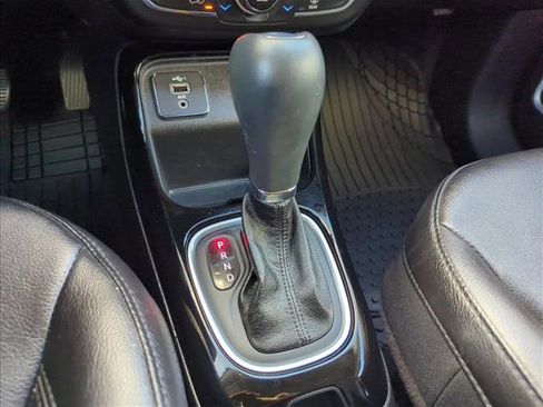 Used 2021 Jeep Compass Latitude image 10