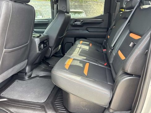 Used 2023 GMC Sierra 1500 AT4 w/ Technology Package AWD/4WD image 13