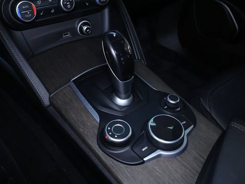 Used 2018 Alfa Romeo Stelvio Ti AWD/4WD image 33