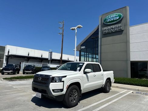 Used 2025 Nissan Frontier SV w/ SV Convenience Package RWD image 1