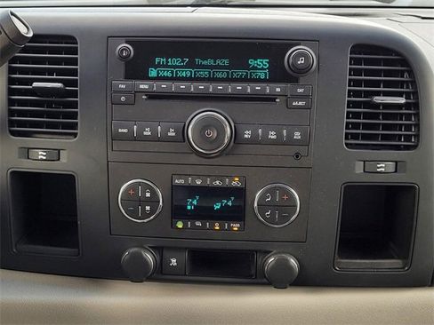 Used 2009 Chevrolet Silverado 1500 LT w/ Regional Value Package image 20