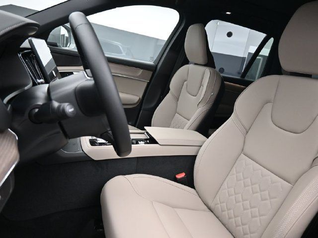New 2026 Volvo XC90 B6 Plus w/ Protection Package Premier AWD/4WD image 9