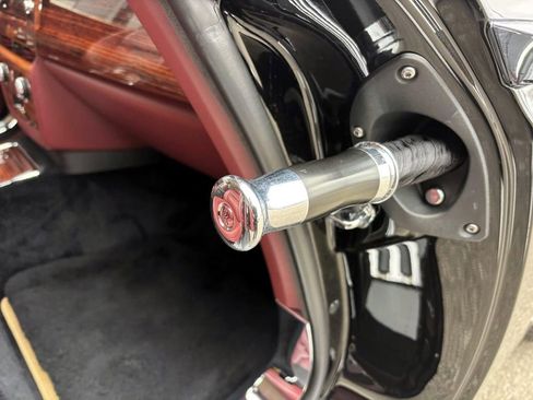 Used 2010 Rolls-Royce Phantom Drophead Coupe image 10