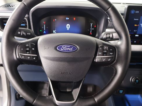 Used 2025 Ford Maverick XLT w/ XLT Luxury Package AWD/4WD image 3