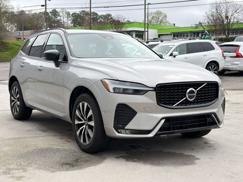 Certified 2025 Volvo XC60 B5 Plus image 7