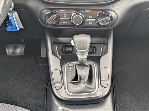Certified 2025 Kia Soul LX w/ LX Technology Package FWD image 18