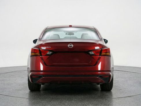 Used 2025 Nissan Altima 2.5 SV FWD image 7
